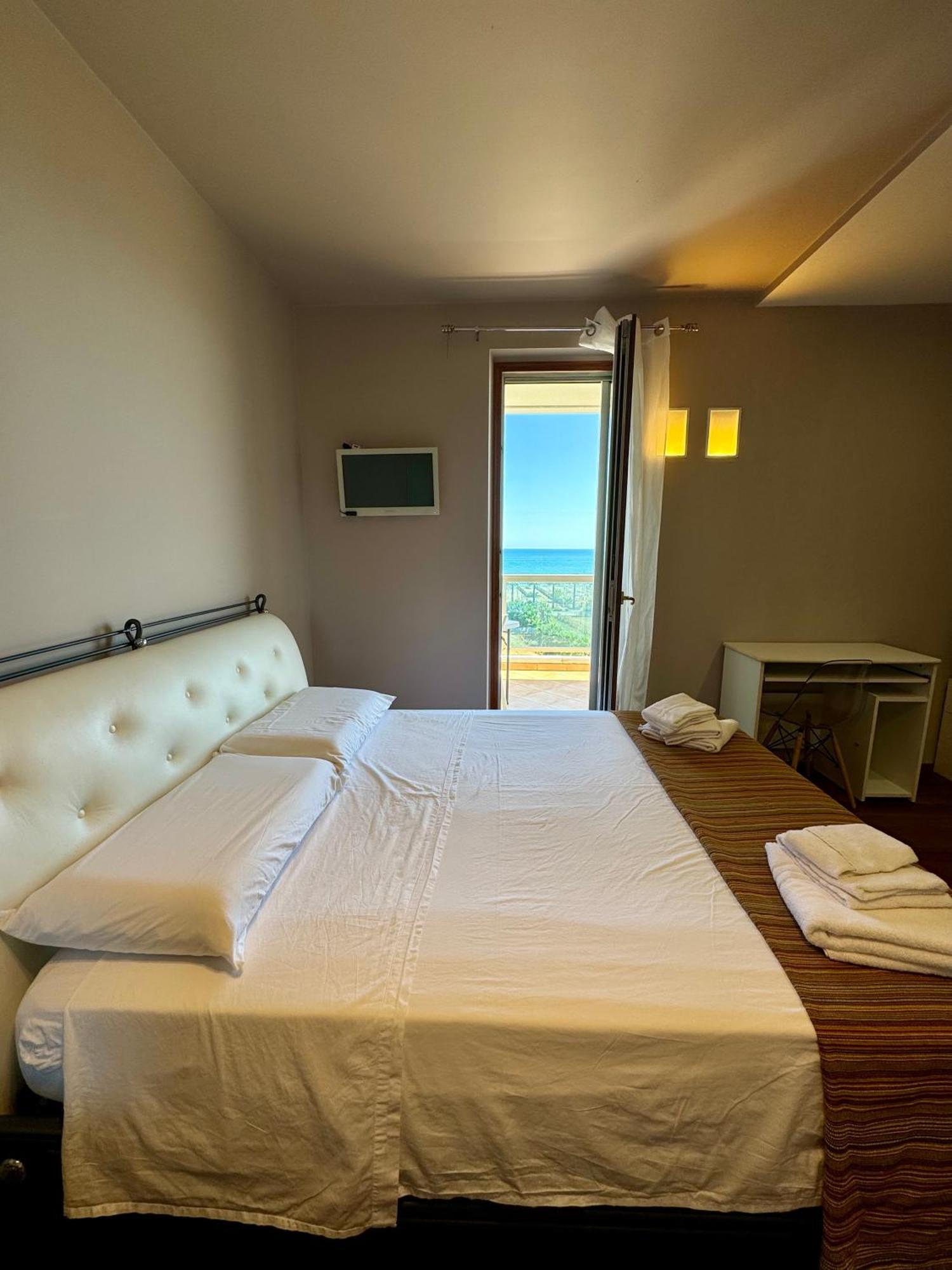 B&B L'Orizzonte Barletta Exterior photo